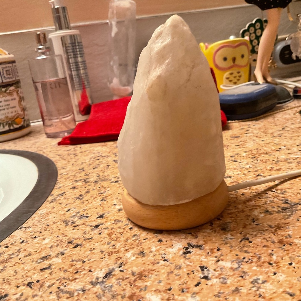 Himalayan Salt Lamp (Small) - Picture 11 of 11